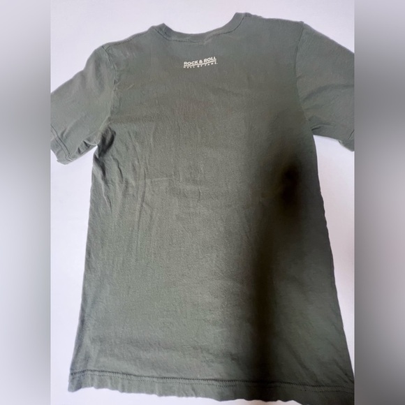 ROCK & ROLL HALL OF FAME GRAPHIC T-SHIRT
OLIVE GREEN W/ CREAM WRITING SIZE SMALL - Picture 6 of 9